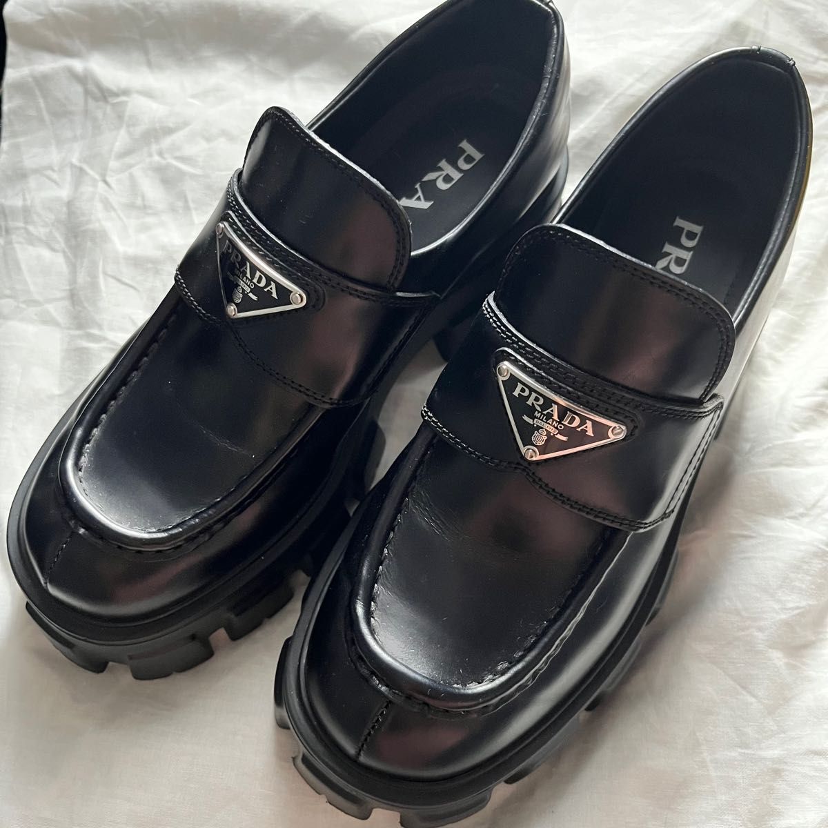 最終価格 美品 PRADA プラダ モノリス ブラッシュドレザー ローファー