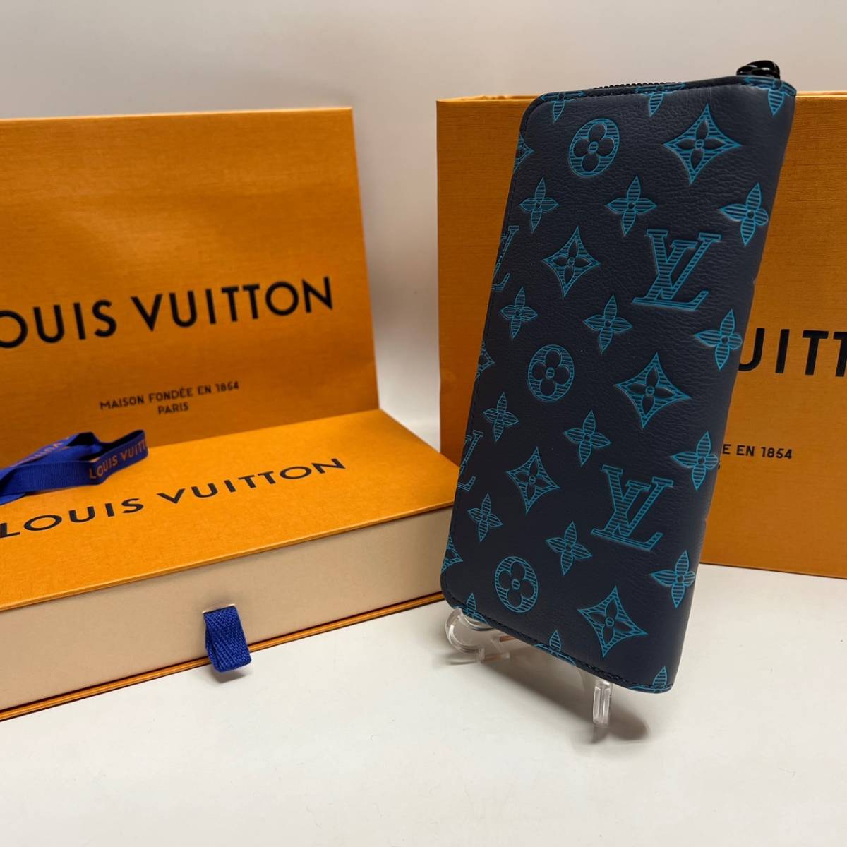 【未使用に近い】ルイヴィトン Louis Vuitton モノグラム ジッピーウォレット・ヴェルティカル M82322 カーフレザー ブルー 正規品保証の画像1