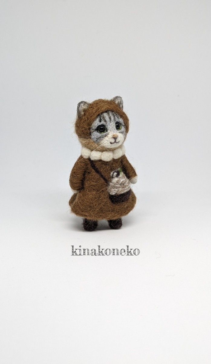 猫　栗のワンピース猫　モンブランポーチ　羊毛フェルト ハンドメイド　ミニチュア　kinako_画像3