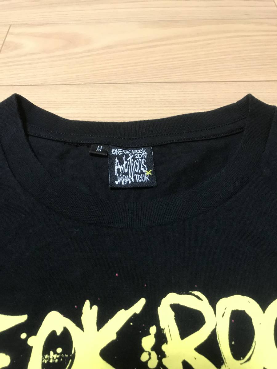 着用回数1.2度程.美品☆ONE OK ROCK／ワンオクロック Tシャツ Ambitions 2017 JAPAN TOUR Tee 両面プリント入！ サイズM 黒色ブラック_画像10