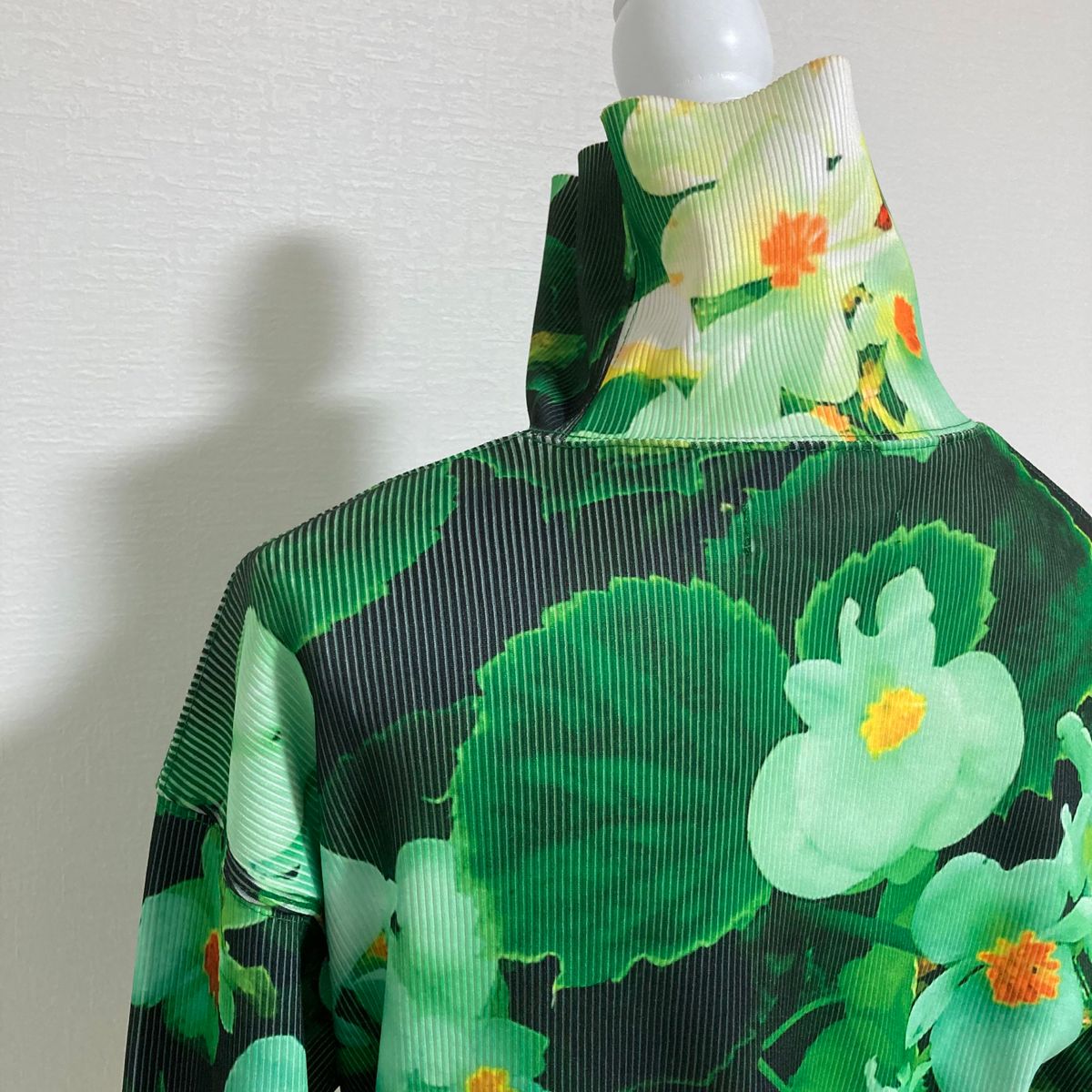 美品 NON TOKYO ノントーキョー リブハイネックトップス 花柄