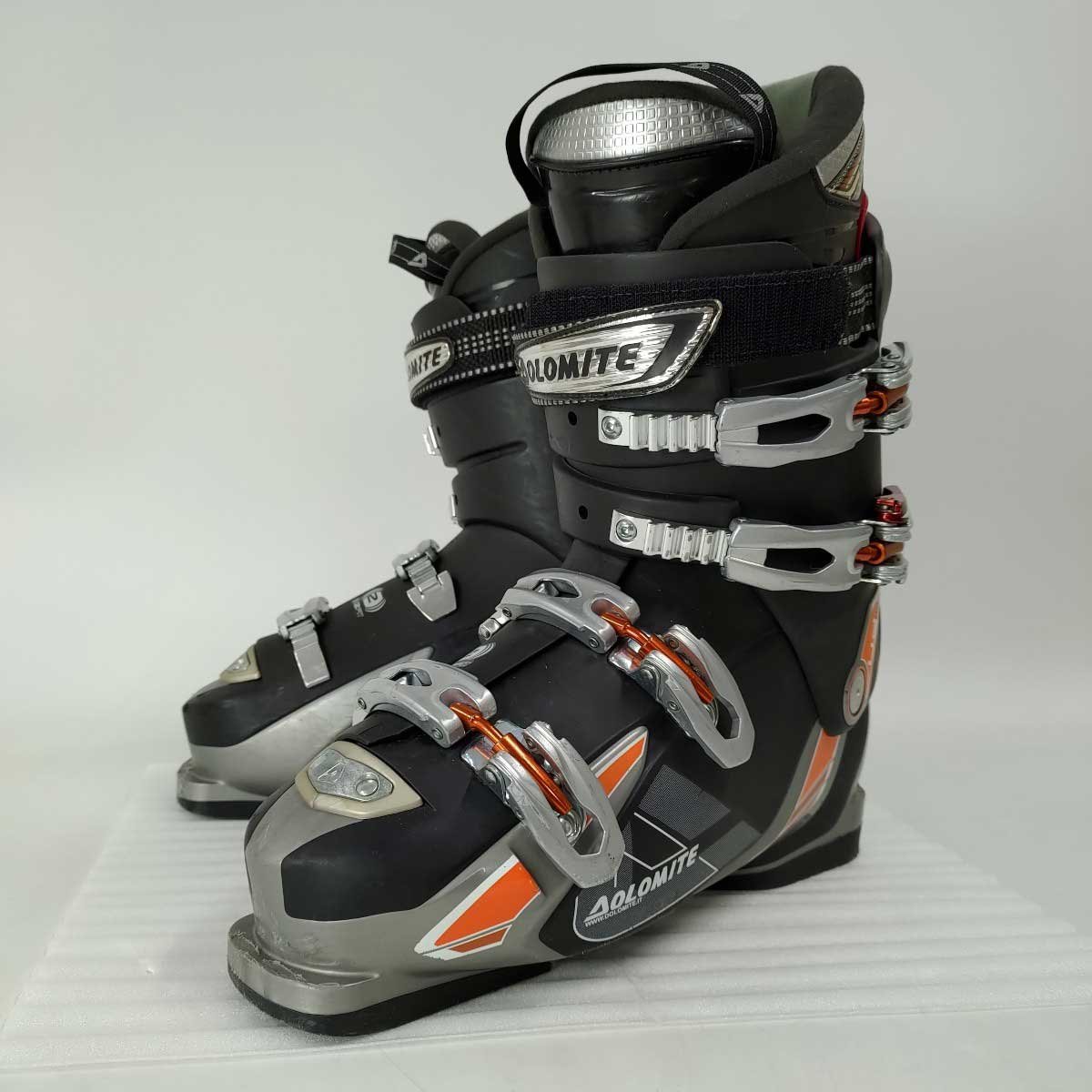 熱い販売 スキーブーツ U.d06 【中古】ドロミテ 28-28.5cm ブーツ
