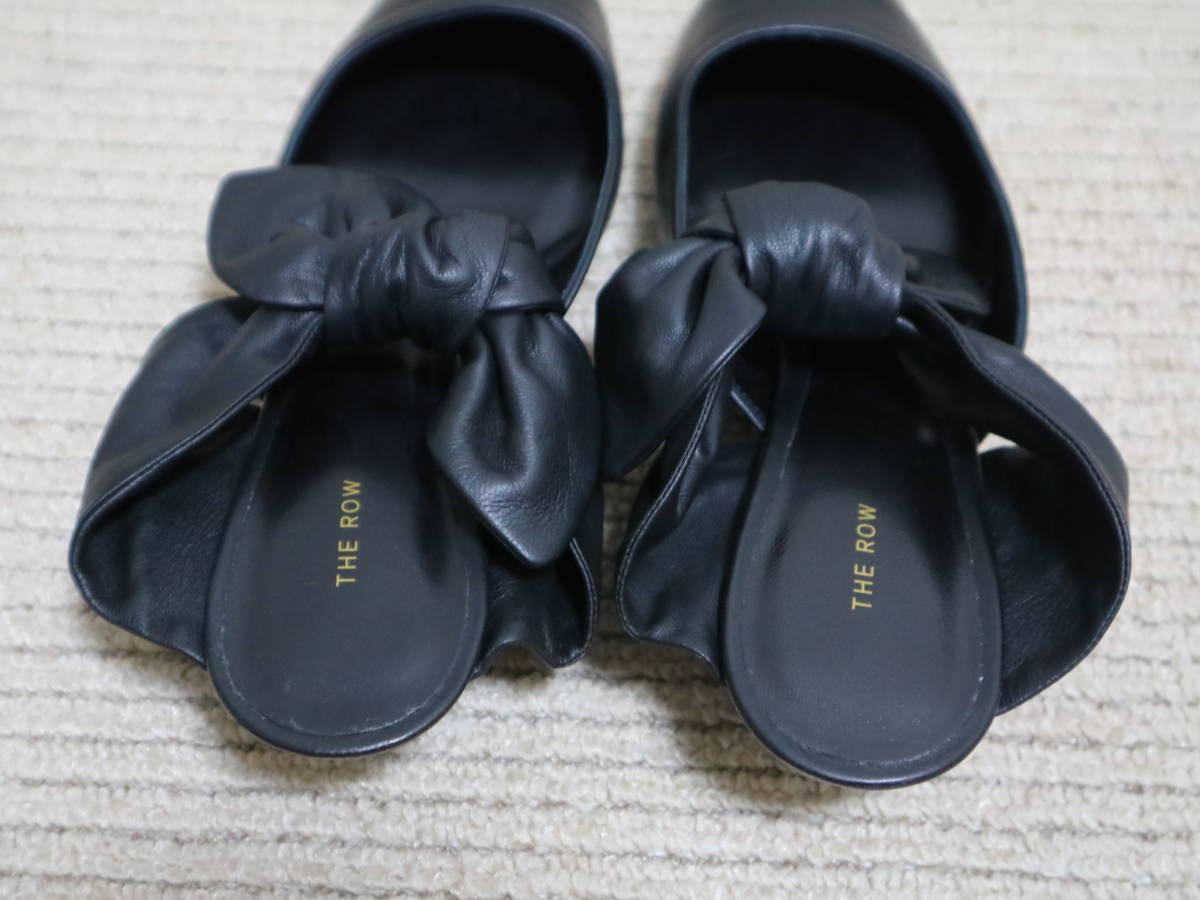 [ prompt decision ] unused THE ROW The low * soft leather ribbon mules sandals black 37.5 slide cease rubber trim settled . color difference . exhibiting ta
