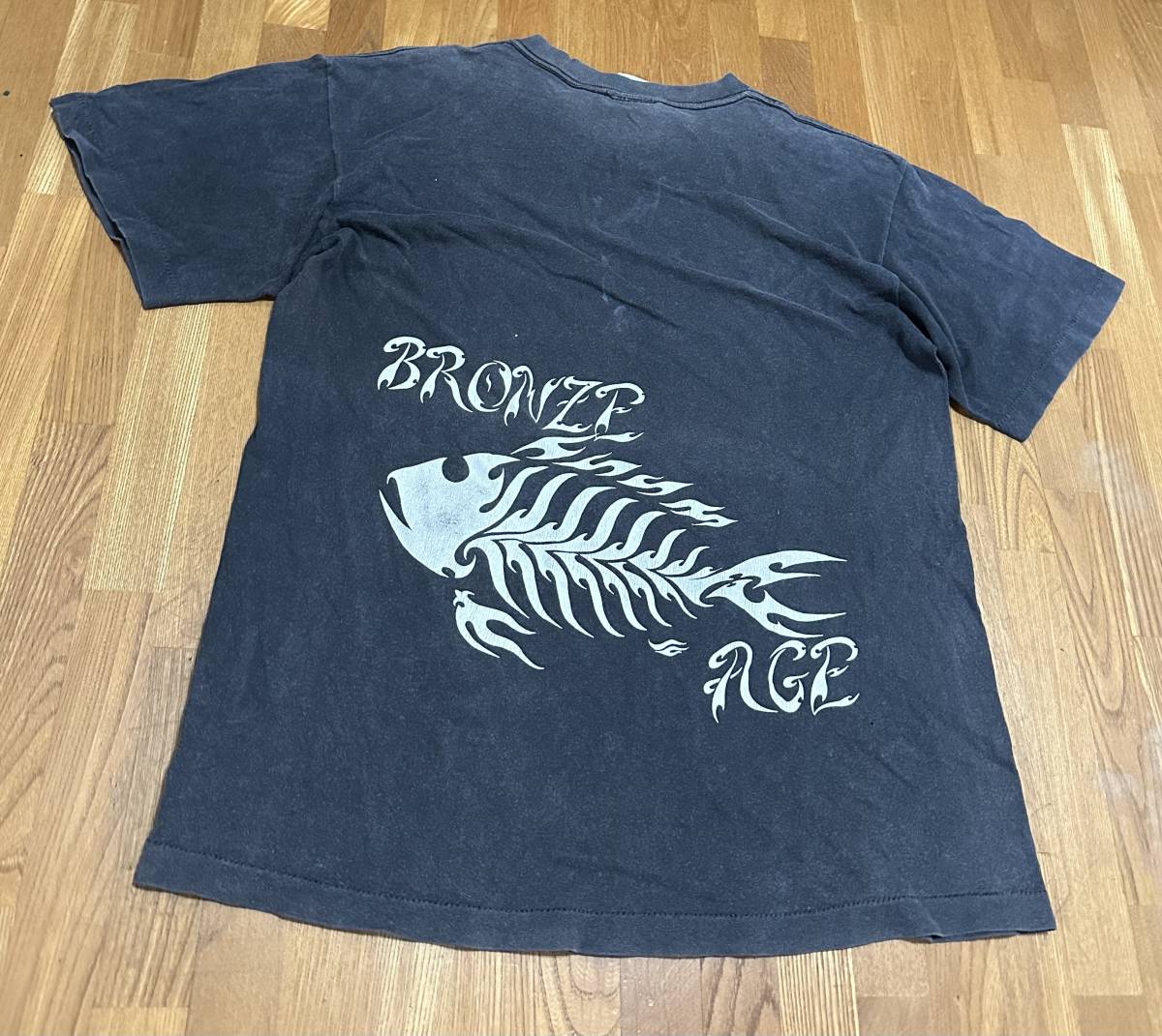 80s 90s vintage BRONZE AGE Tシャツの画像2