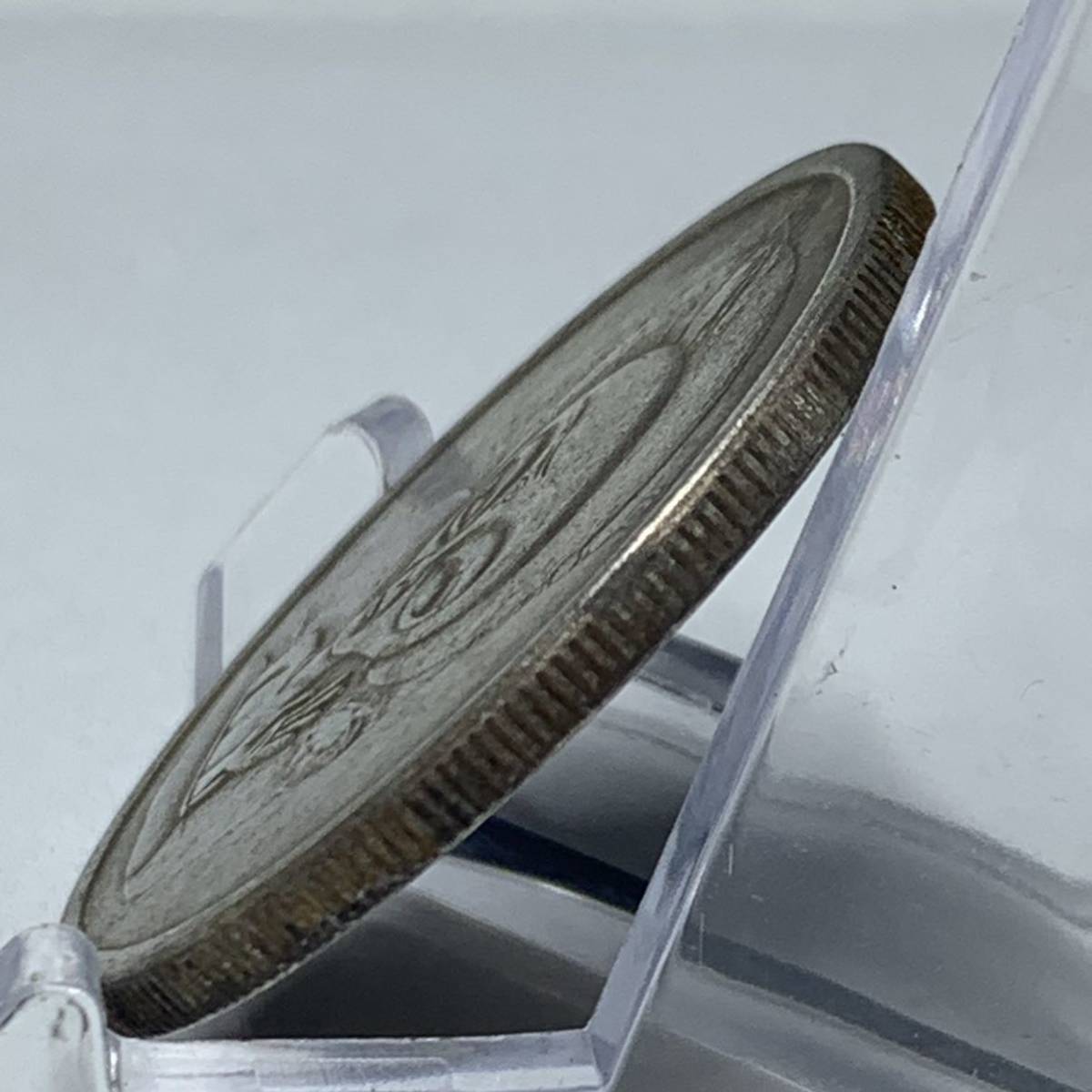 WX1096流浪幣 宇宙人 天眼 鷹紋 外国硬貨 貿易銀 海外古銭 コレクションコイン 貨幣 重さ約24g_画像3