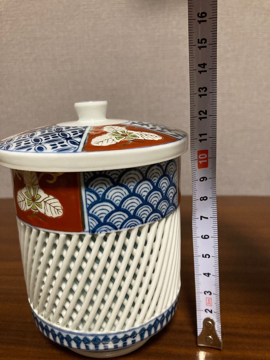 翌日発送】琴峰窯 有田焼 透かし網目 網目透かし 湯呑 蓋付き 峰 翌日発送】琴峰窯 有田焼 透かし網目 網目透かし 湯呑 蓋付き 峰