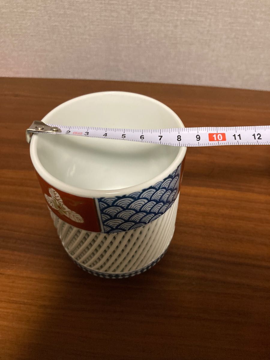 翌日発送】琴峰窯 有田焼 透かし網目 網目透かし 湯呑 蓋付き 峰 翌日発送】琴峰窯 有田焼 透かし網目 網目透かし 湯呑 蓋付き 峰