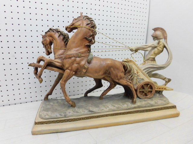 美品に近いクラス☆ローマ神話 アキレス 2匹の馬のチャリオット 彫刻 置物 オブジェ 事務所 玄関☆　管理番号929-77_中古品です　目立ったダメージ少なくキレイ