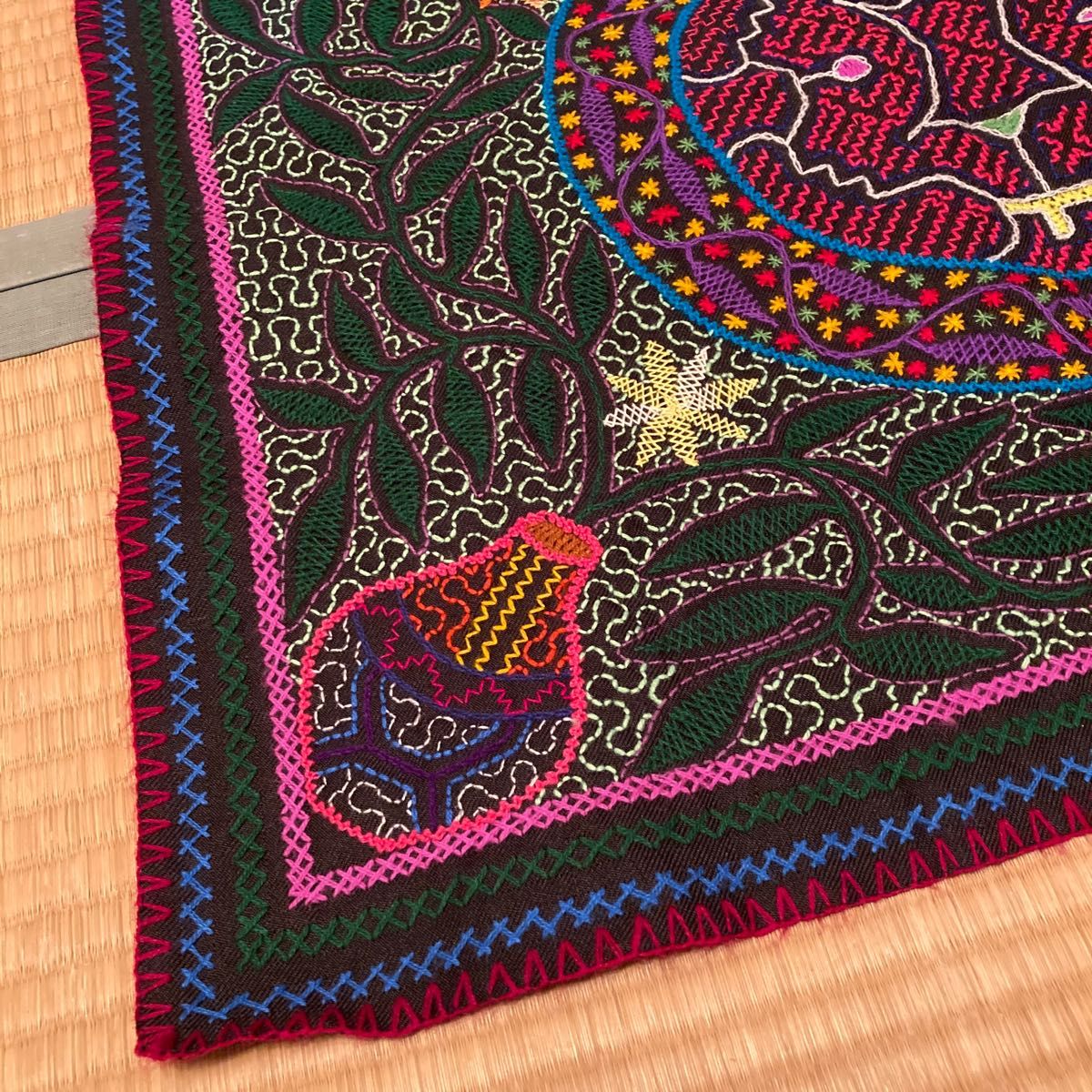 アヤワスカ　シピボ族　刺繍布