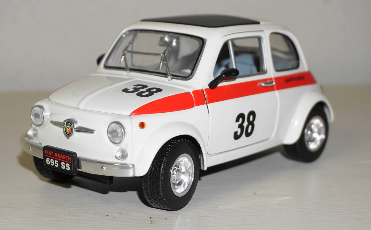 フィアット　FIAT　ABARTH　695SS　1/18サイズ　ロードシグネイチャー製_画像1