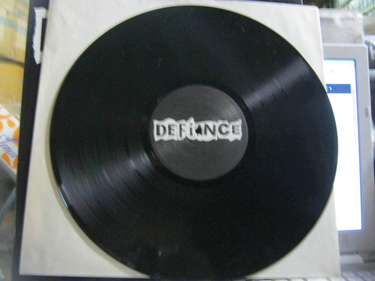 DEFIANCE ディファイアンス / NO FUTURE NO HOPE ドイツ盤LP Poison Idea Cluster Bomb Unit Resist Dog Soldier Deprived Riffs _画像4