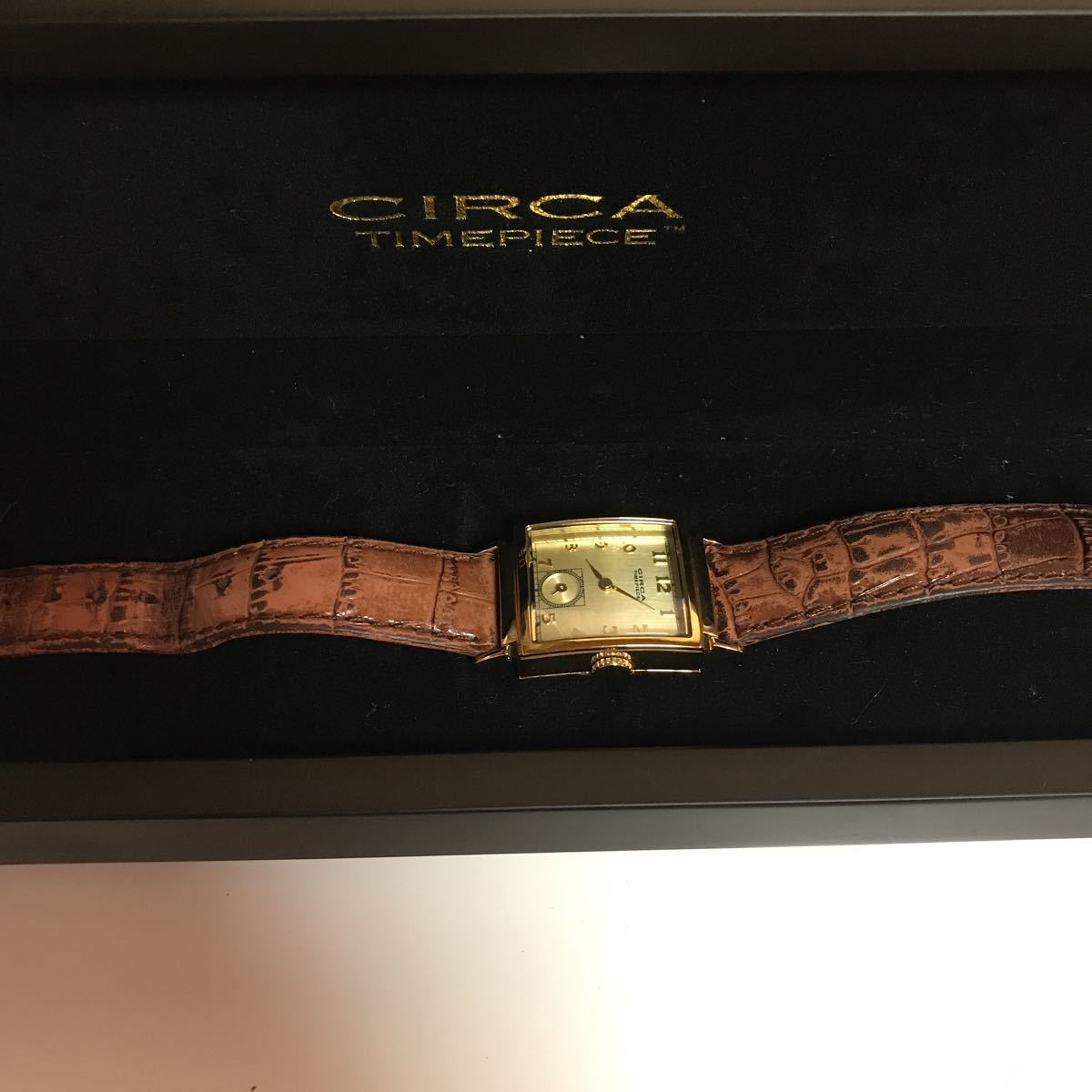 CIRCA 稼働品　腕時計 クォーツ レザーバンド　23k GP 箱_画像1
