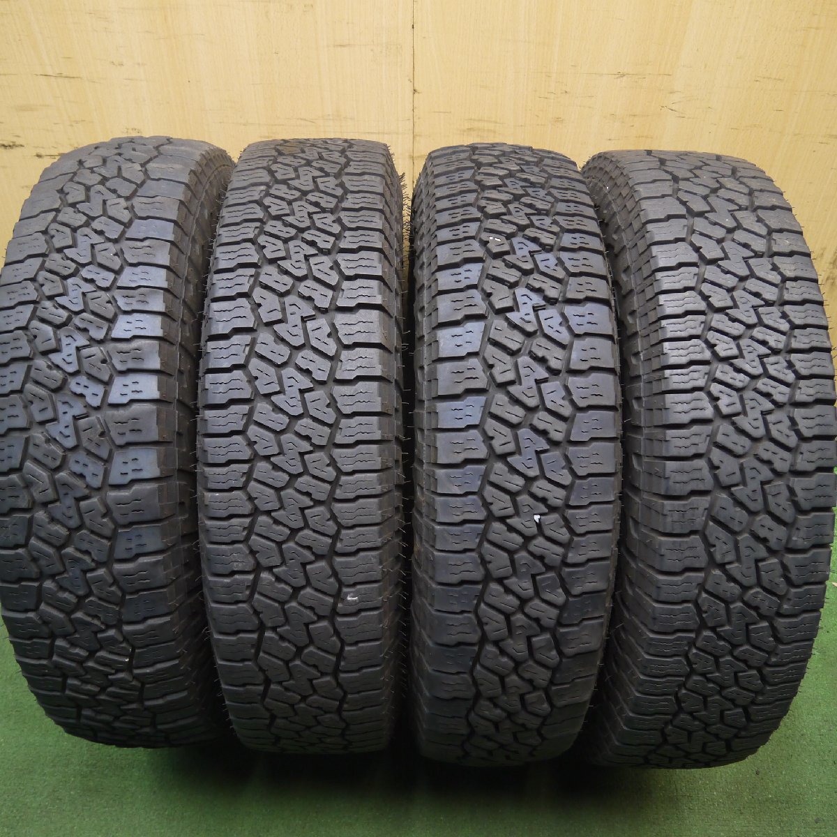 バリ溝!21年!8.5分☆195/80R15 107/105N ファルケン WILDPEAK A/T