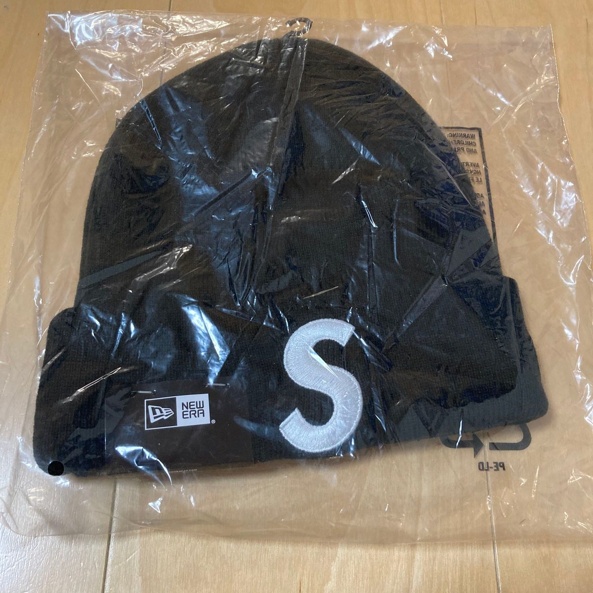 Supreme 23FW S Logo New Era Beanie Black｜PayPayフリマ