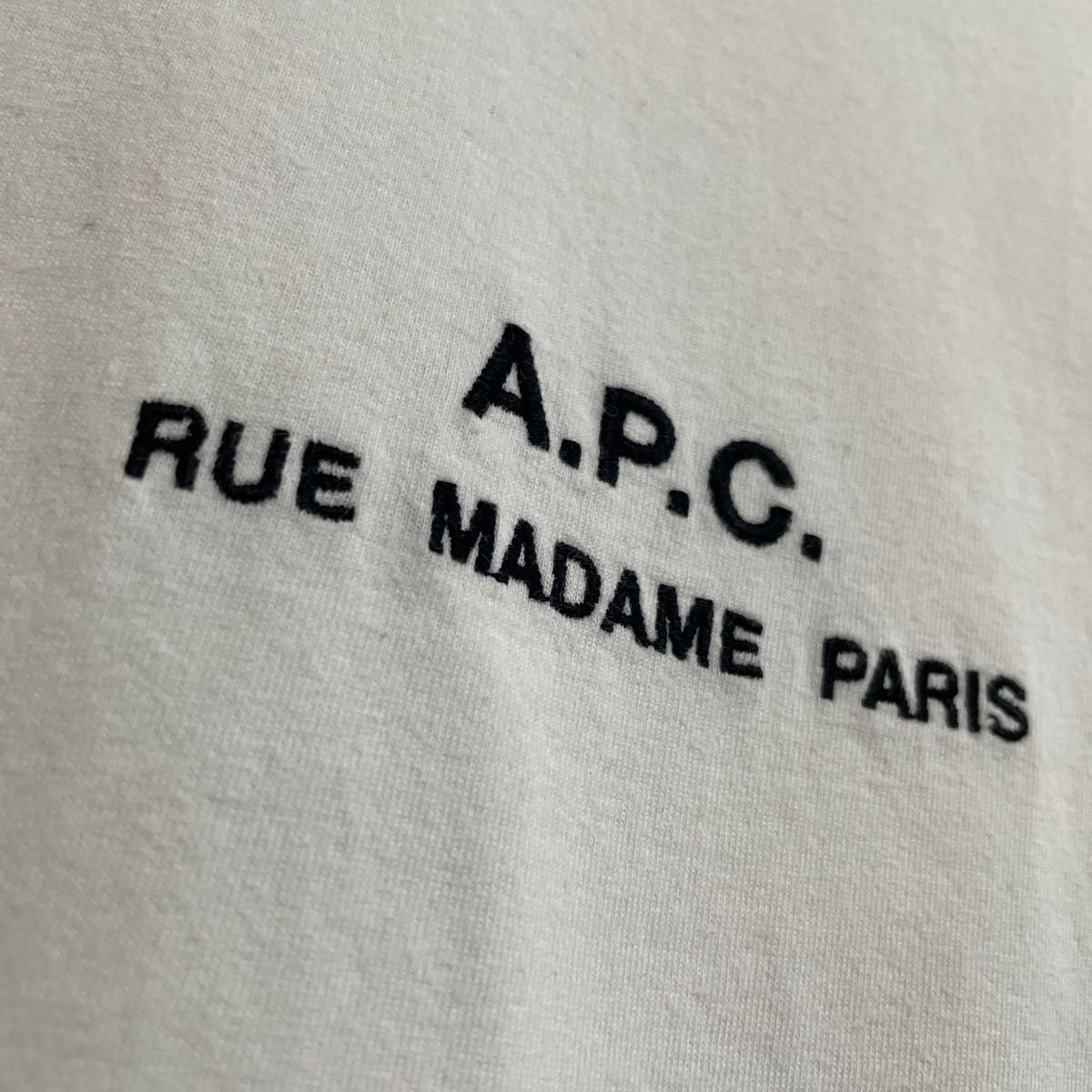 【A.P.C.】 T-SHIRT PETITE RUE MADAME H