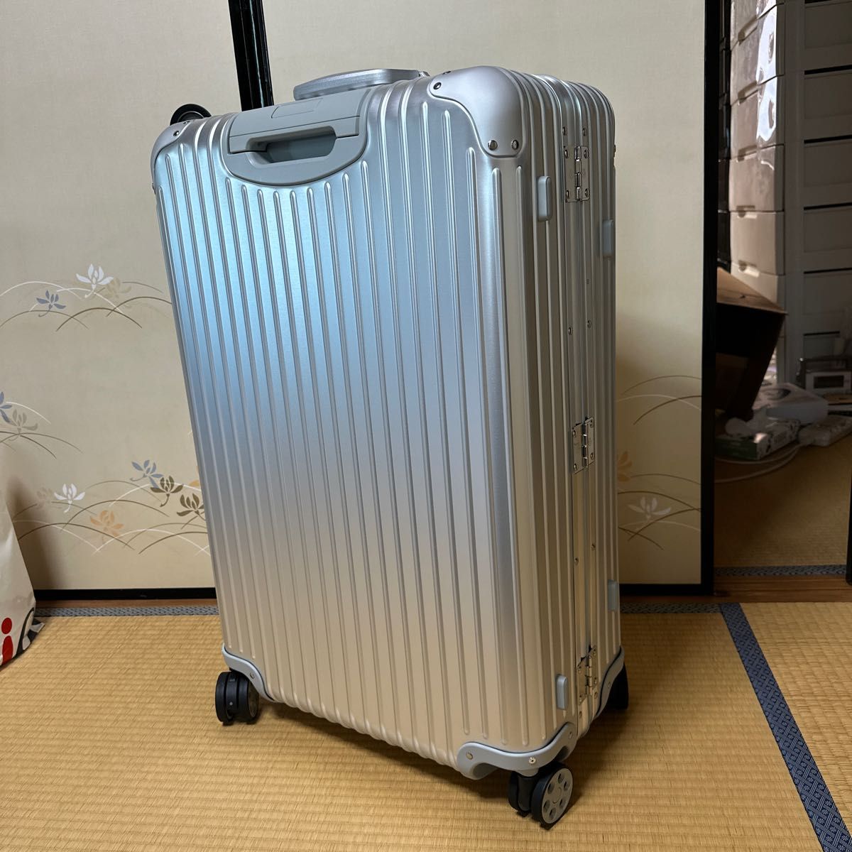 新品・未使用 RIMOWA 925 73 004 ORIGINAL CHECK-IN L SILVER 新品・未使用 RIMOWA 925 73 004 ORIGINAL CHECK-IN L SILVER