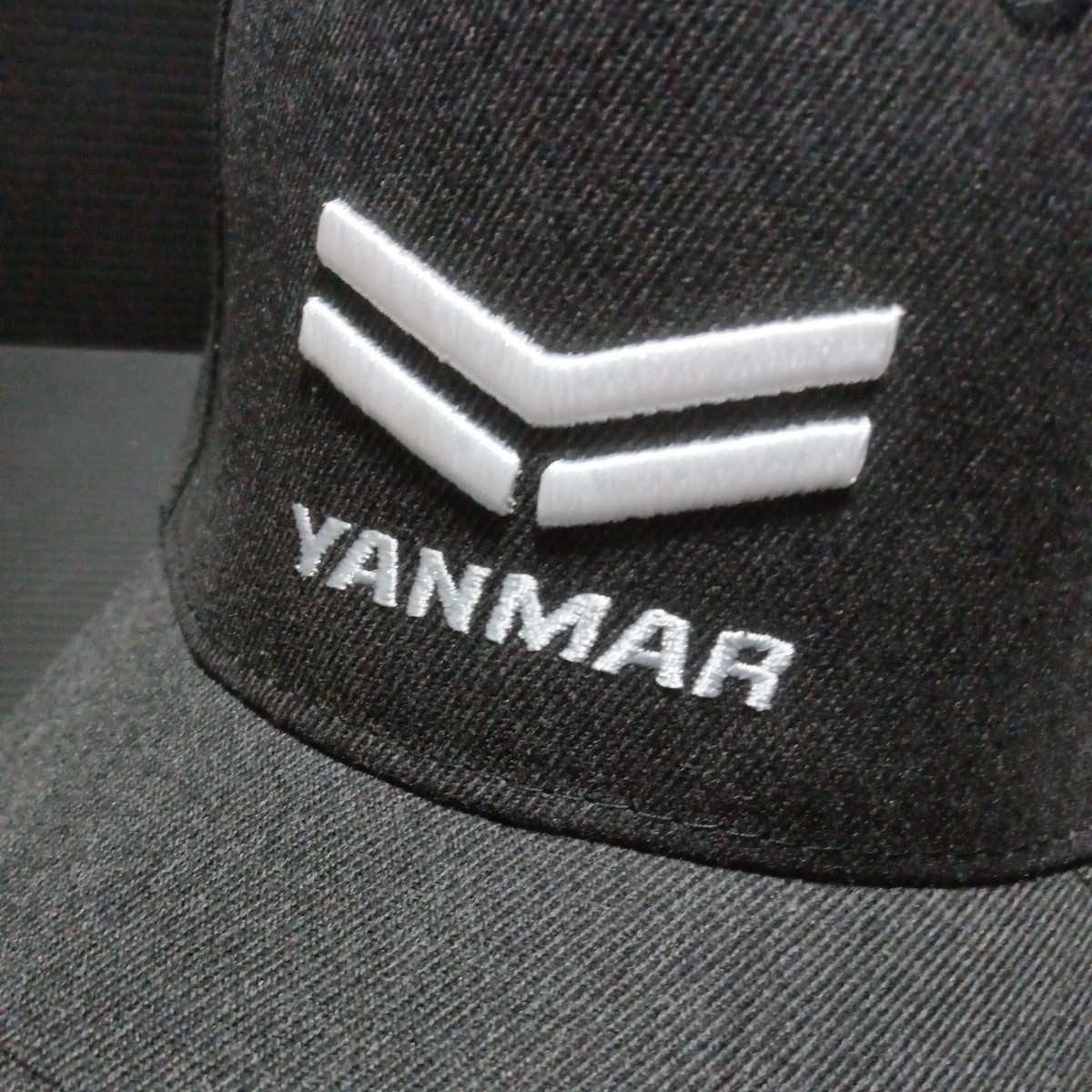 ● ヤンマー「YANMAR キャップ」刺繍 帽子　黒系／白ロゴ_画像3