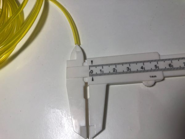 ★１ｍ 耐油 燃料ホース 草刈機 刈払機 エンジン用 汎用 硬質タイプ 硬質タイプ / 外径 約3.5mm 内径 約2mm / 黄色 新品_画像4