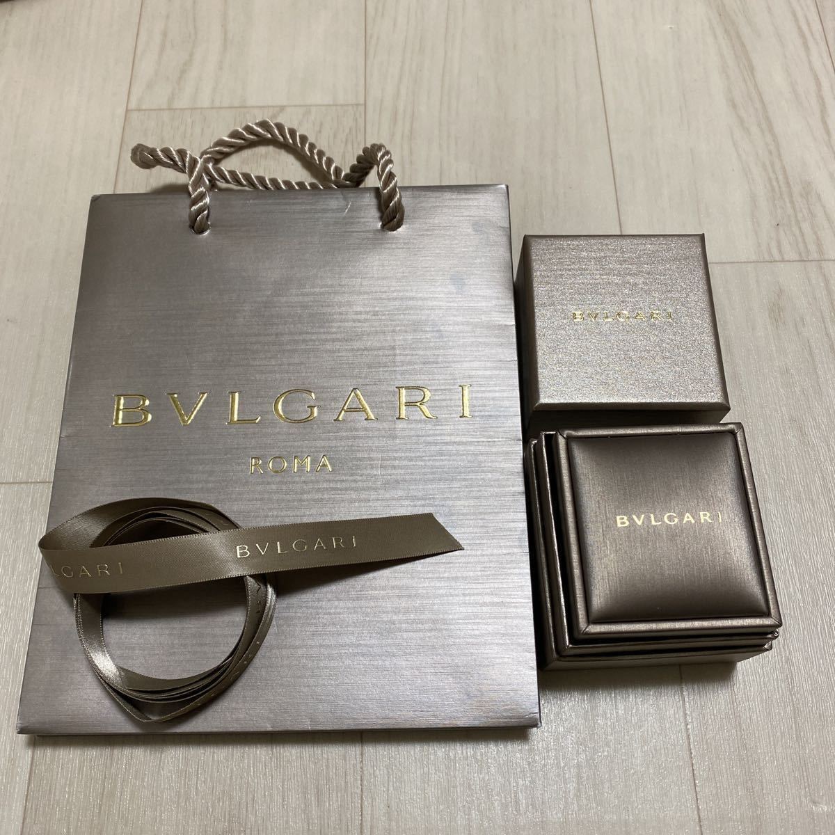 2022新春福袋】 【空箱のみ】BVLGARI 紙袋 リボン 美品 リングケース