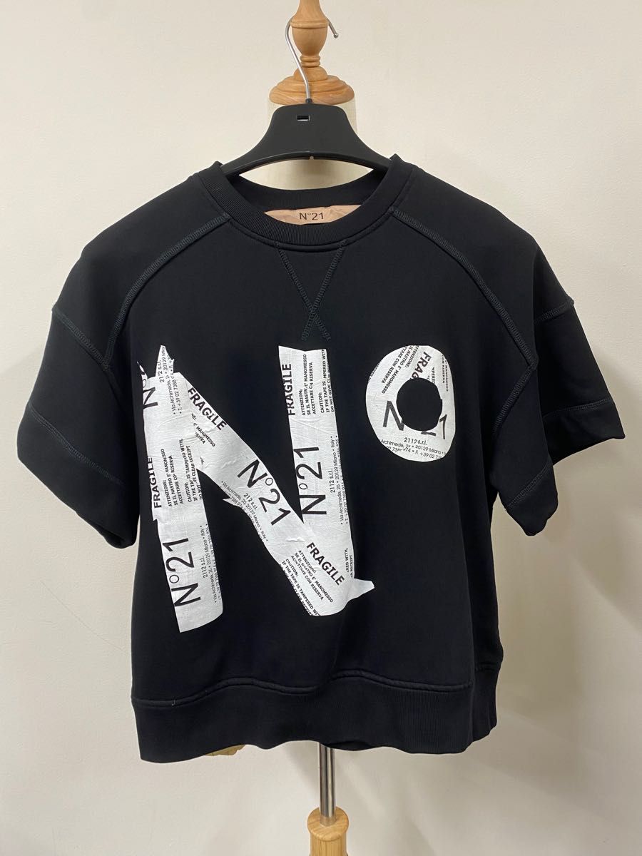 N°21】ヌメロ・ヴェントゥーノ 半袖スウェットTシャツ ブラック
