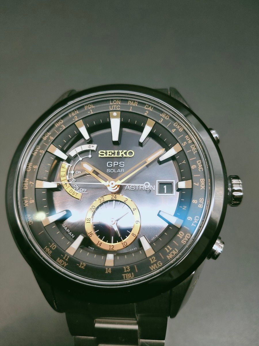 ジャンク セイコー アストロン ソーラー電波 チタン＆セラミック メンズ腕時計 不動品