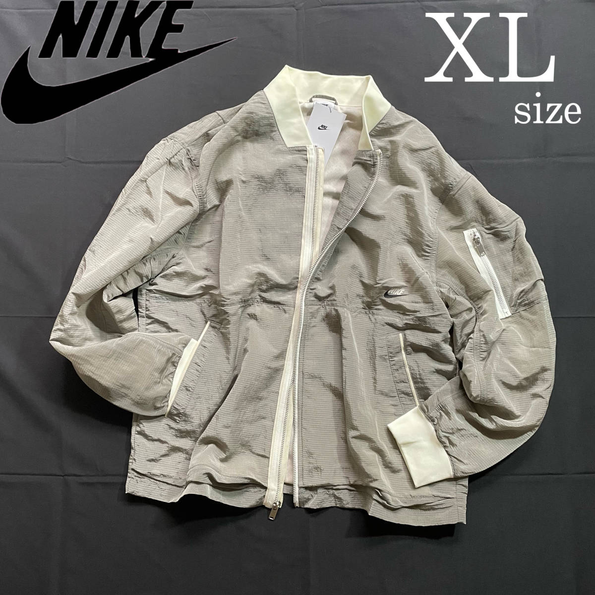 送料無料 新品NIKE XLsize 定価1 6万 ボンバージャケット プリントロゴ