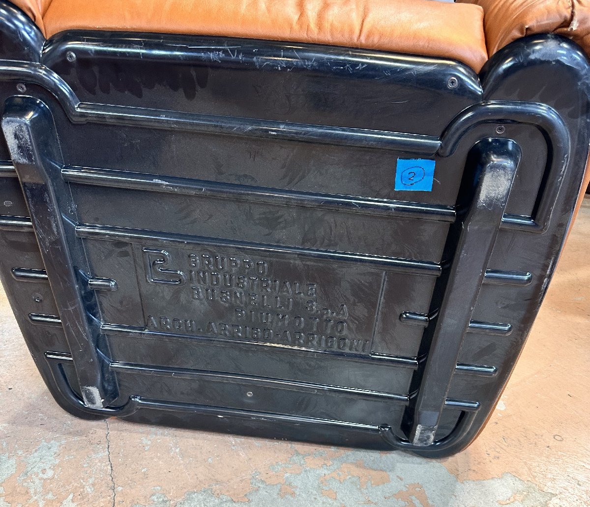 USED 70年代? ブズネリ 本革ヴィンテージ 1P ソファ BUSNELLI USED 70年代? ブズネリ 本革ヴィンテージ 1P ソファ BUSNELLI