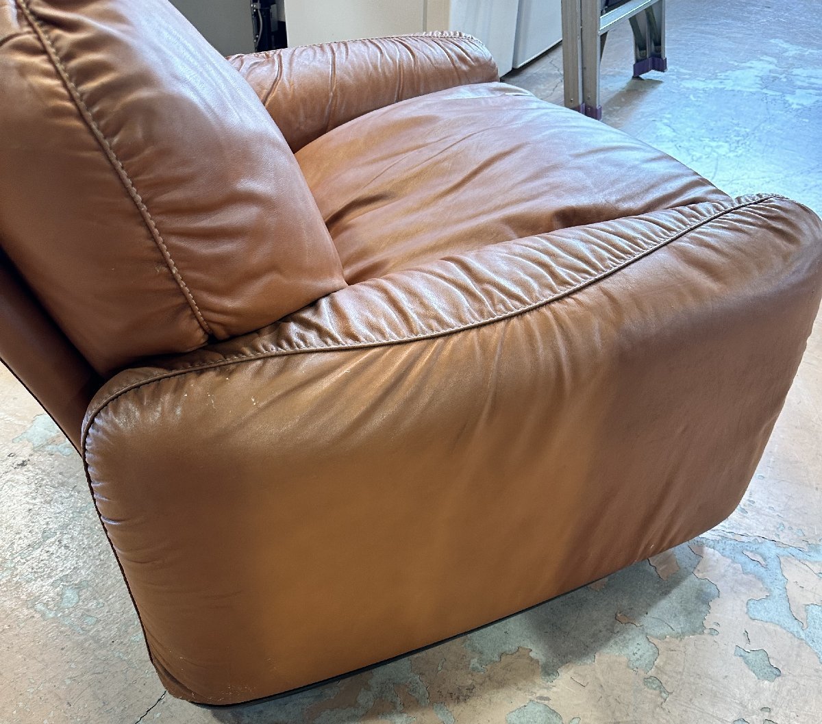 USED 70年代? ブズネリ 本革ヴィンテージ 1P ソファ BUSNELLI USED 70年代? ブズネリ 本革ヴィンテージ 1P ソファ BUSNELLI