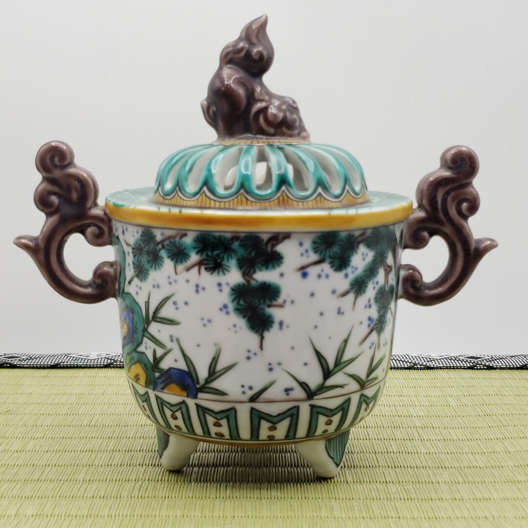 獅子香炉 九谷 香炉 色絵 三つ脚香炉 銘有 古美術品 骨董品 陶器 獅子香炉 九谷 香炉 色絵 三つ脚香炉 銘有 古美術品 骨董品 陶器