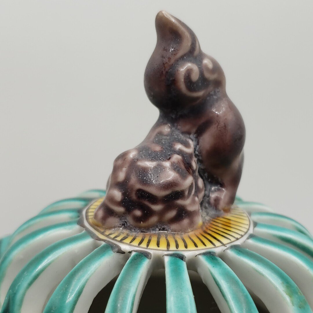 獅子香炉 九谷 香炉 色絵 三つ脚香炉 銘有 古美術品 骨董品 陶器 獅子香炉 九谷 香炉 色絵 三つ脚香炉 銘有 古美術品 骨董品 陶器