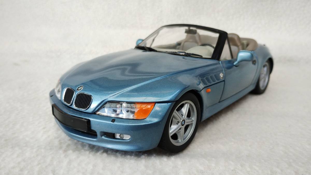 （美品）UT モデル 007 Bond Car BMW Z3 Roadster 1/18 ゴールデンアイ ジェームズ・ボンド ミニカー ビンテージ物 磨き済み大迫力_画像3