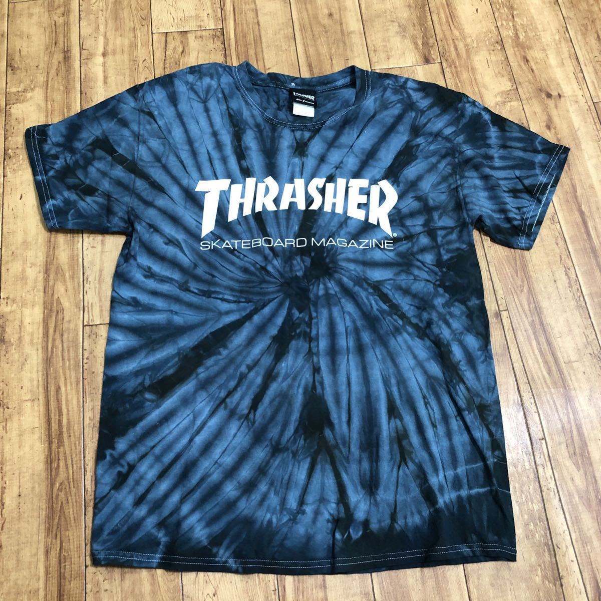 ★THRASHER スラッシャー 半袖Ｔシャツ タイダイ染め Lサイズ ハイチ製 ブルー系 スケーター_画像1