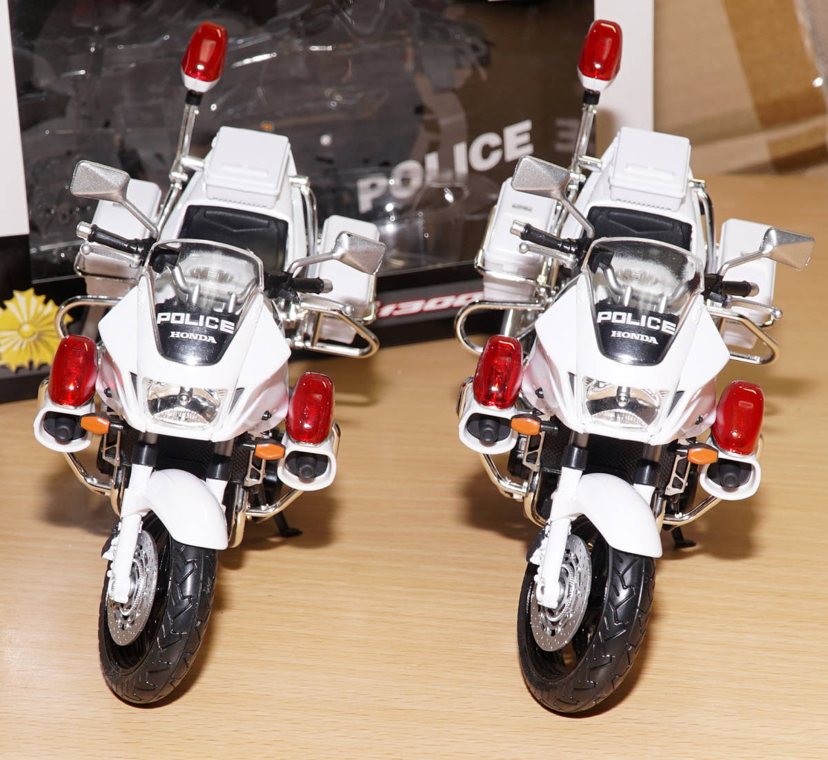 1/12 ホンダ HONDA CB1300P 白バイ 警視庁 2台セット ミニカー アオシマ スカイネット ダイキャスト 完成品 ミニカー 送料無料