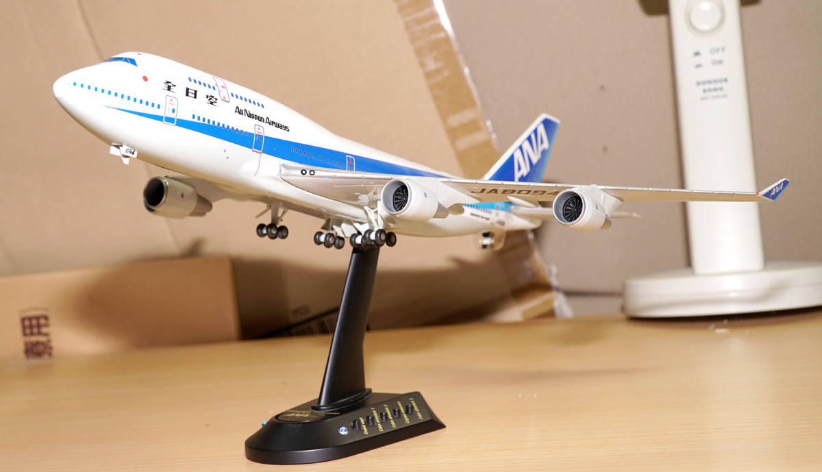 1/200模型 ANA 全日空ロゴ ボーイング Boeing B747-400？ノーズランディングギア折れ 尾翼に接着剤跡 送料無料