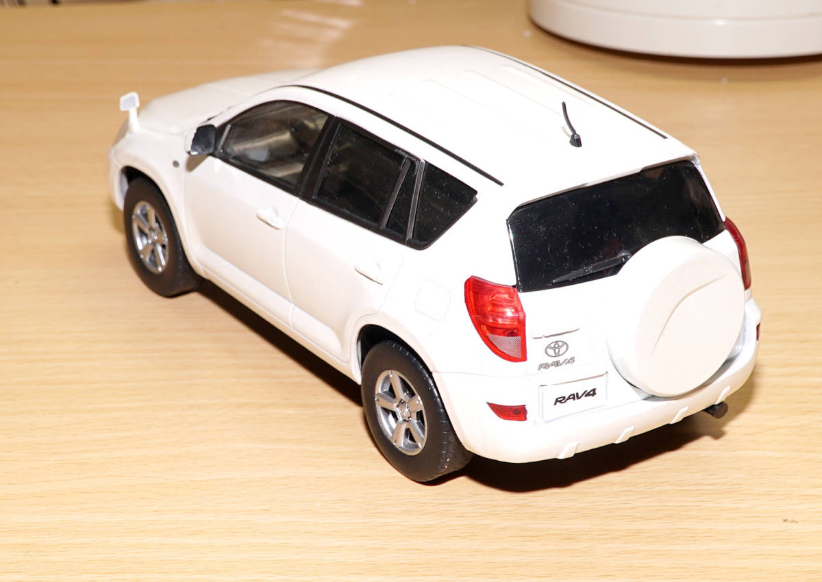 1/24 トヨタ TOYOTA RAV4 ホワイト ミニカー ダイキャスト 本体のみ 箱なし 送料無料_画像6