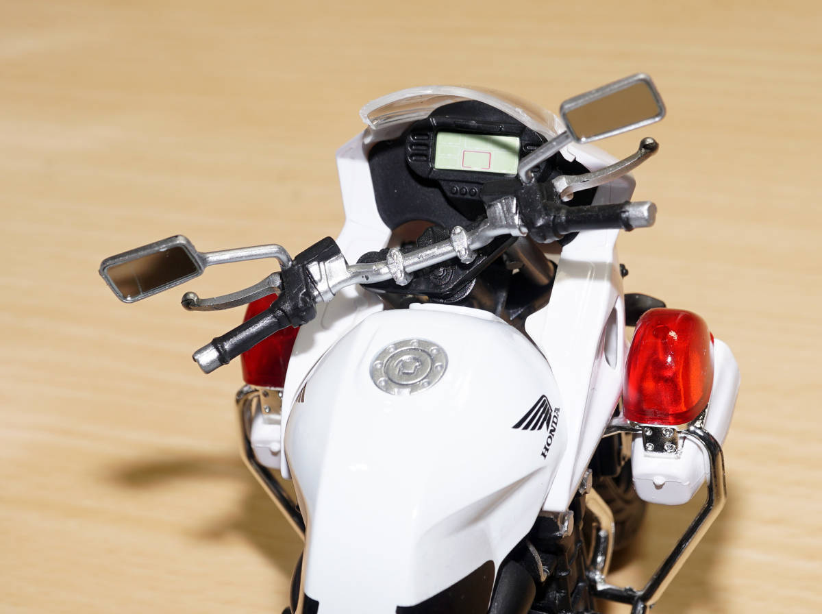 1/12 ホンダ HONDA CB1300P 白バイ 警視庁 2台セット ミニカー 1/12 ホンダ HONDA CB1300P 白バイ 警視庁 2台セット ミニカー