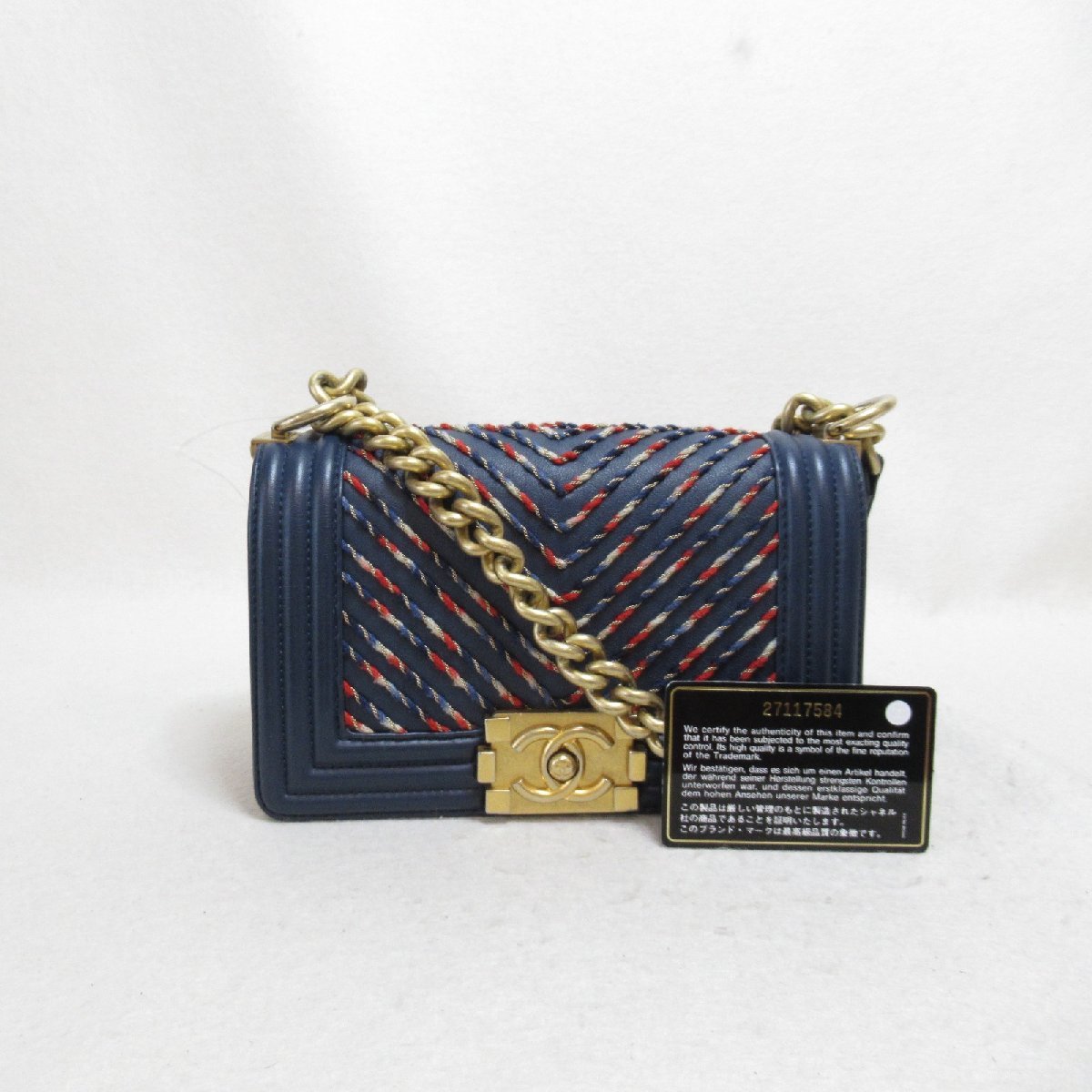 定期入れの チェーンショルダーバッグ CHANEL BOY ショルダーバッグ