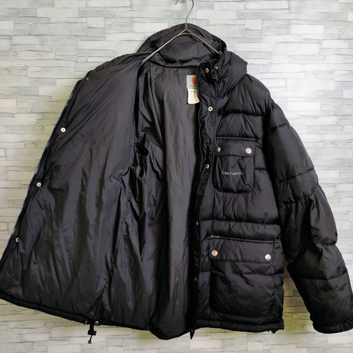 人気カラーの ブラック BLACK カーハート☆刺繍ロゴ中綿ジャケット
