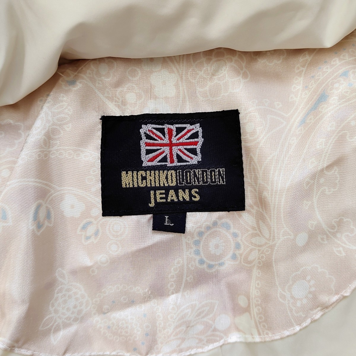 【高品質】ラビットファー付ダウンジャケット　Lサイズ　アイボリー クリーム 白　ミチコロンドン MICHIKO LONDON フード着脱可 メンズOK_画像3