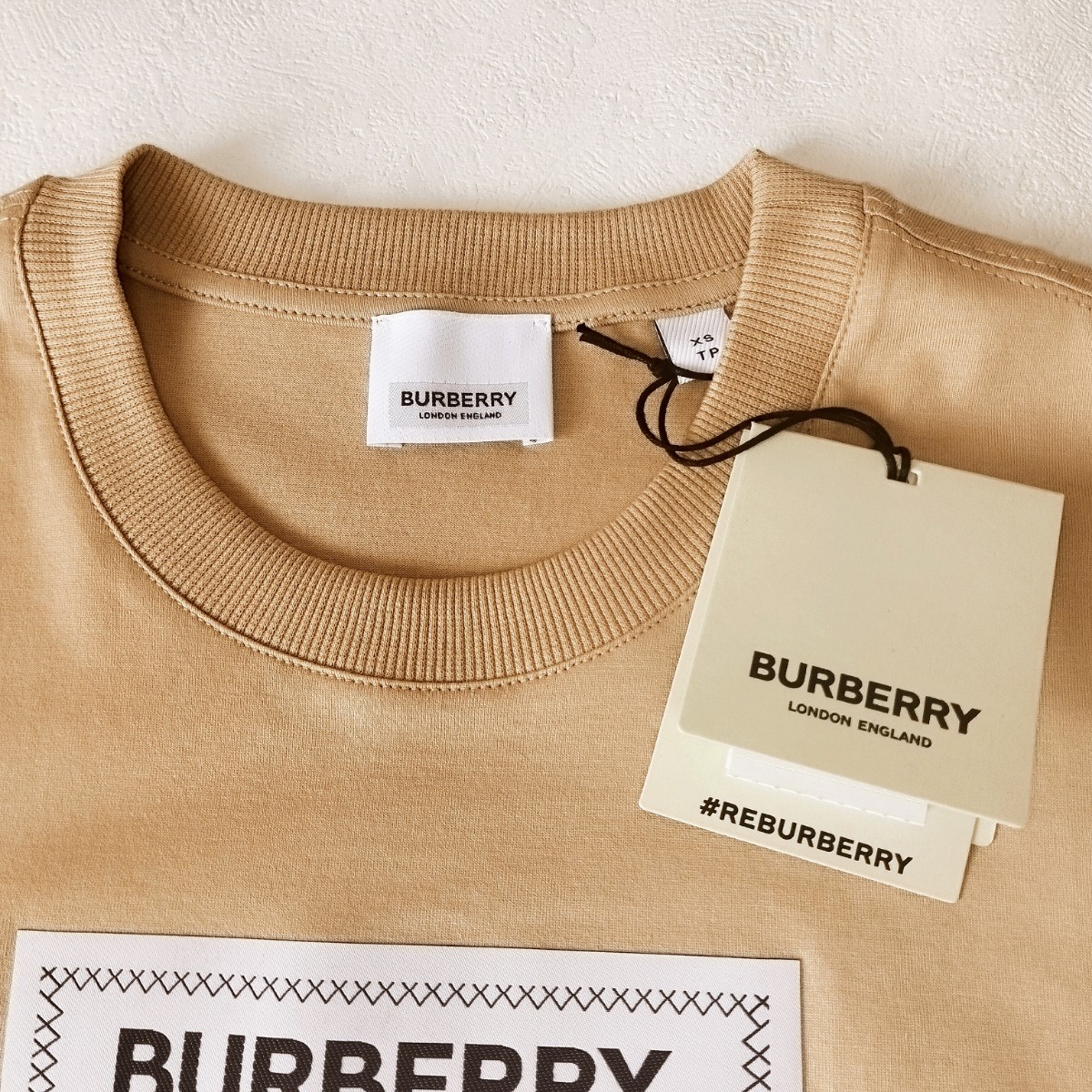 新品タグ付 BURBERRY バーバリーロンドン オーバーサイズTシャツ トップス プローサムラベル ビッグロゴ ベージュ メンズ XS ユニセックス_画像7