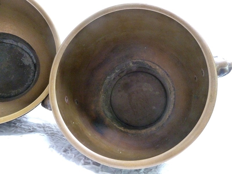 ☆BM)旧家蔵出し品 銅製 火鉢 対 2点 手あぶり火鉢 唐銅 彫刻 共耳 両 