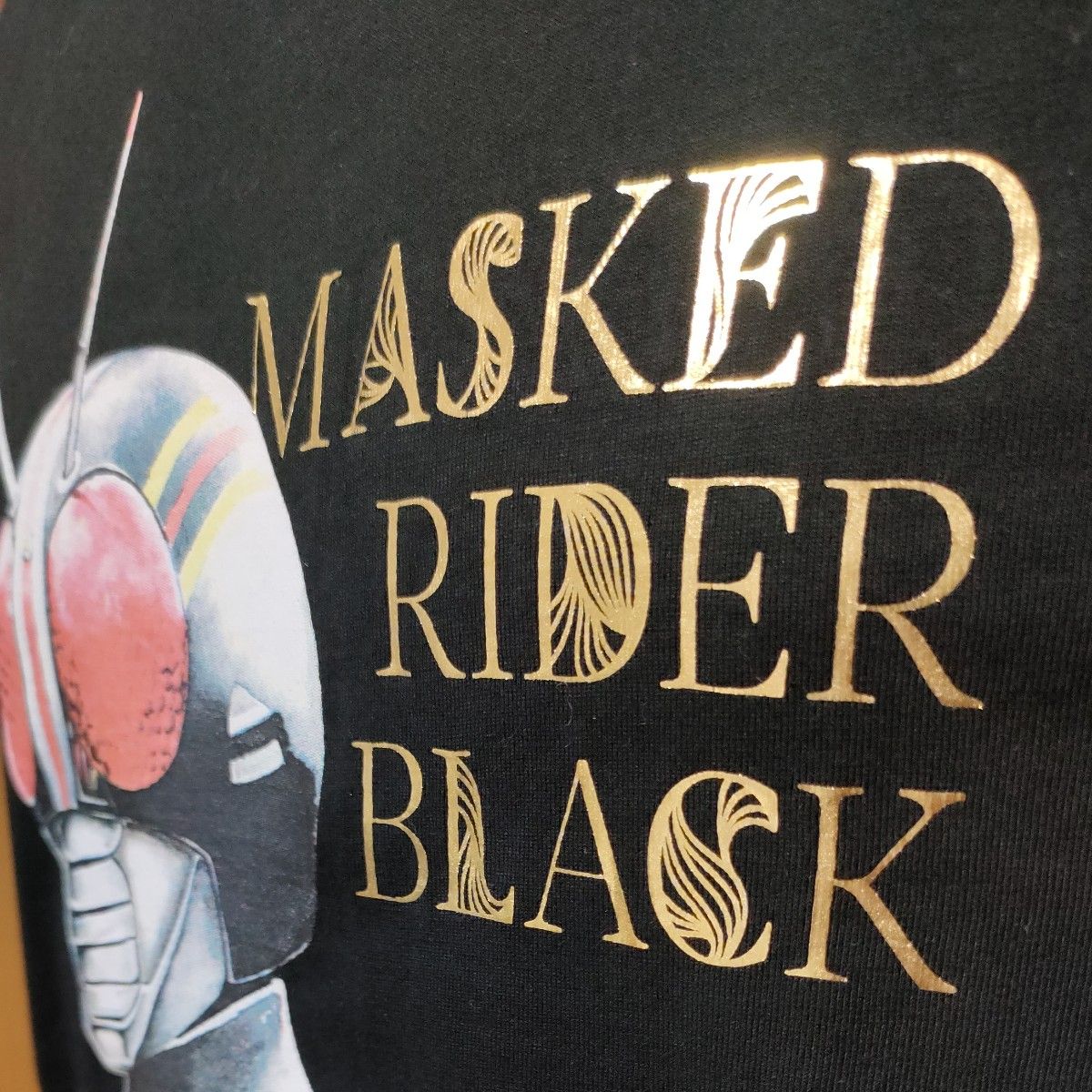 仮面ライダーブラック【新品未使用】半袖ＴシャツS/M　ブラック　GUジーユー　紙タグも付いて　MASKED RIDER BLACK