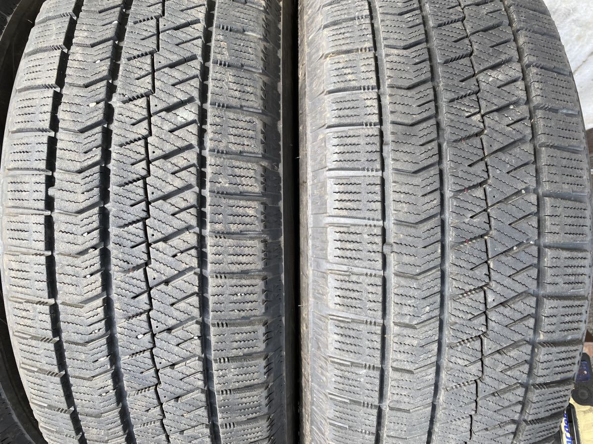 G1869　☆在庫処分価格☆深溝スタッドレス☆ BRIDGESTONEブリヂストン BLIZZAK VRX2　215/60R16 95Q　4本価格　2017年製_画像3