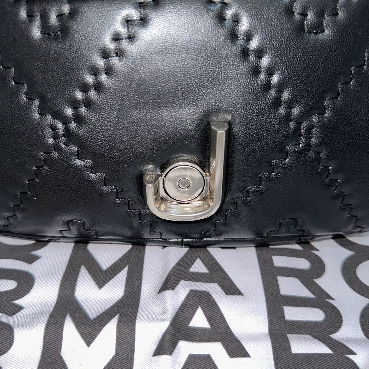 新品★MARC JACOBSザ キルテッド レザー J マーク ショルダーバッグ