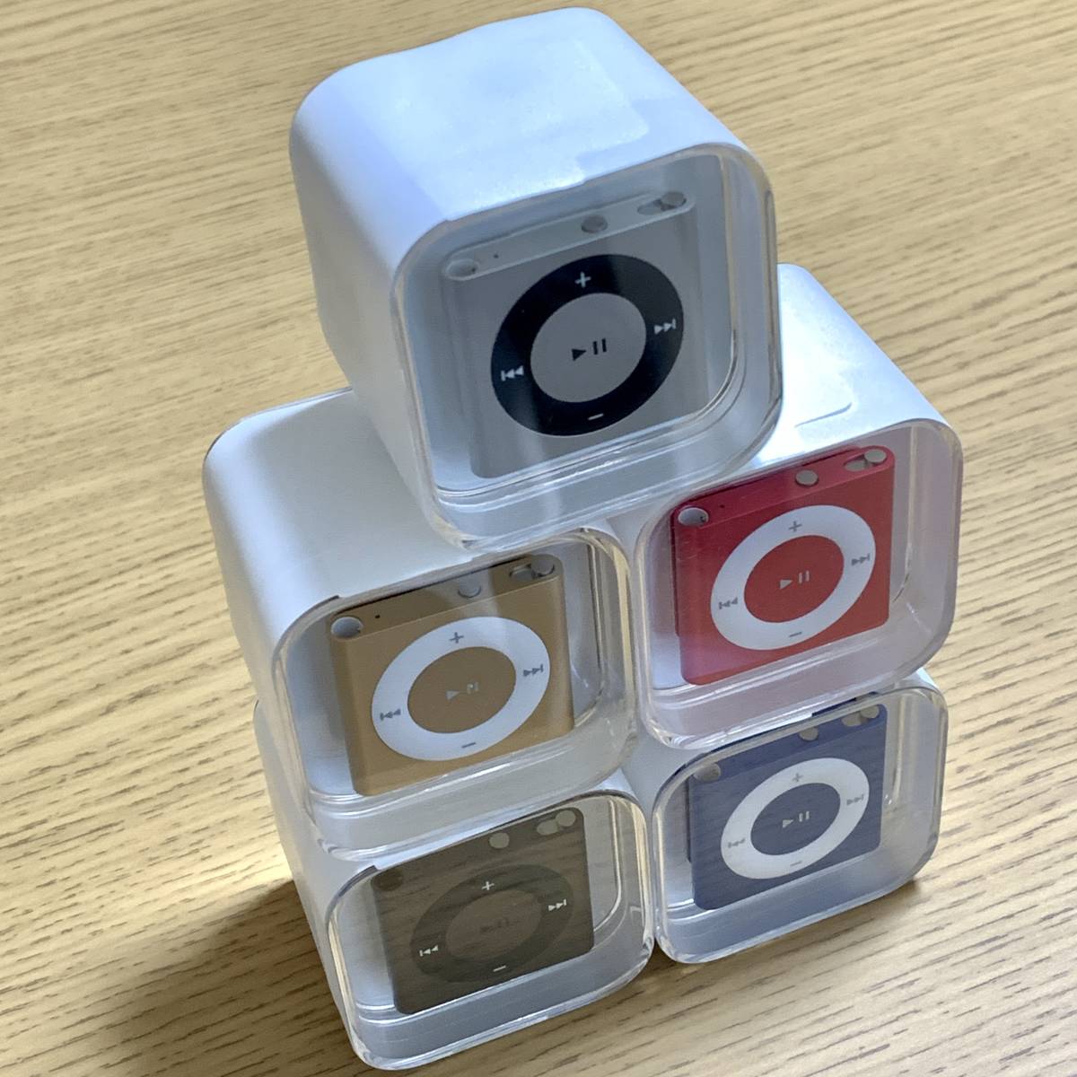 ★新品未開封★Apple アップル iPod shuffle 第4世代 2GB 本体 フルセット5種 シャッフル スペースグレイ ゴールド シルバー  ピンク ブルー