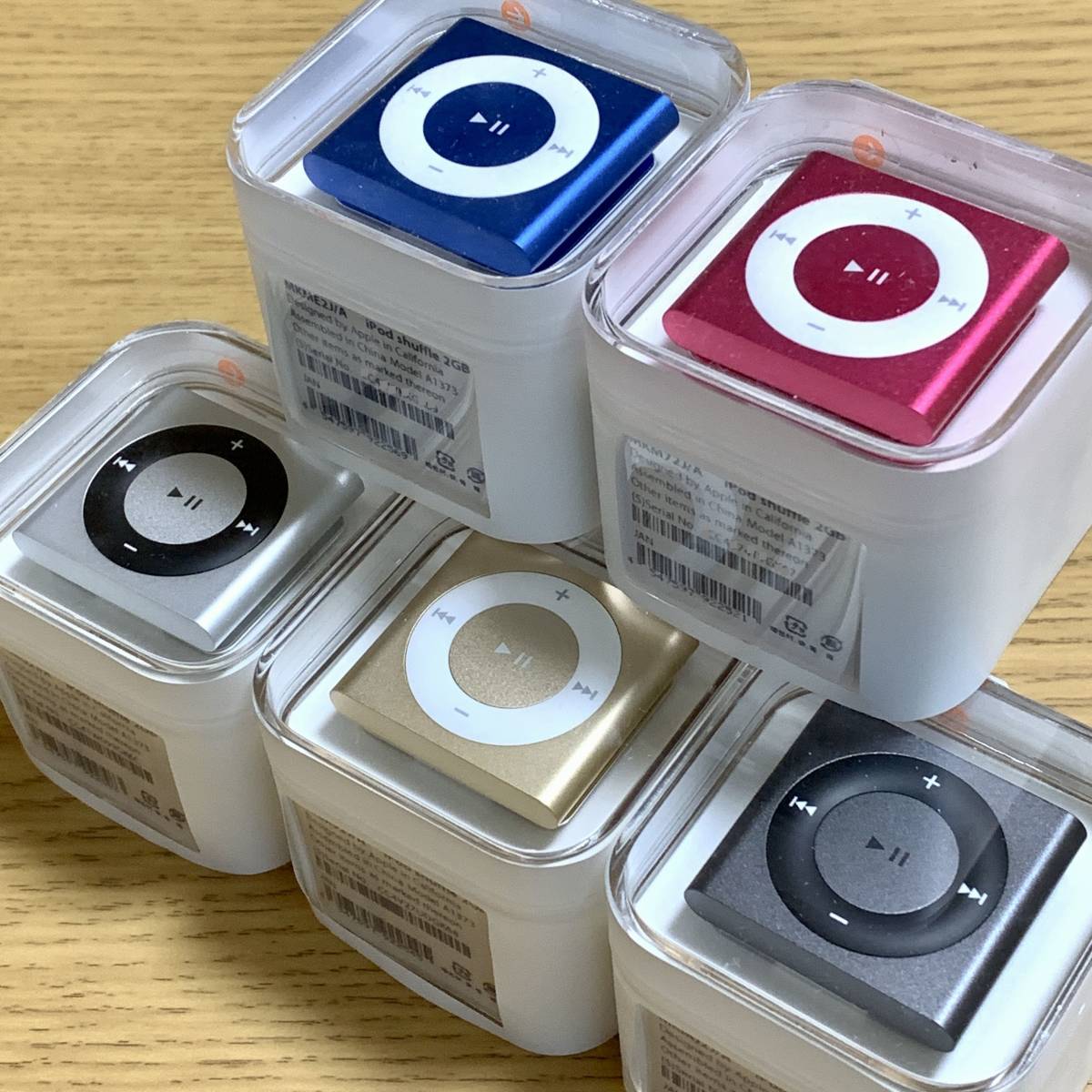 ★新品未開封★Apple アップル iPod shuffle 第4世代 2GB 本体 フルセット5種 シャッフル スペースグレイ ゴールド シルバー  ピンク ブルー