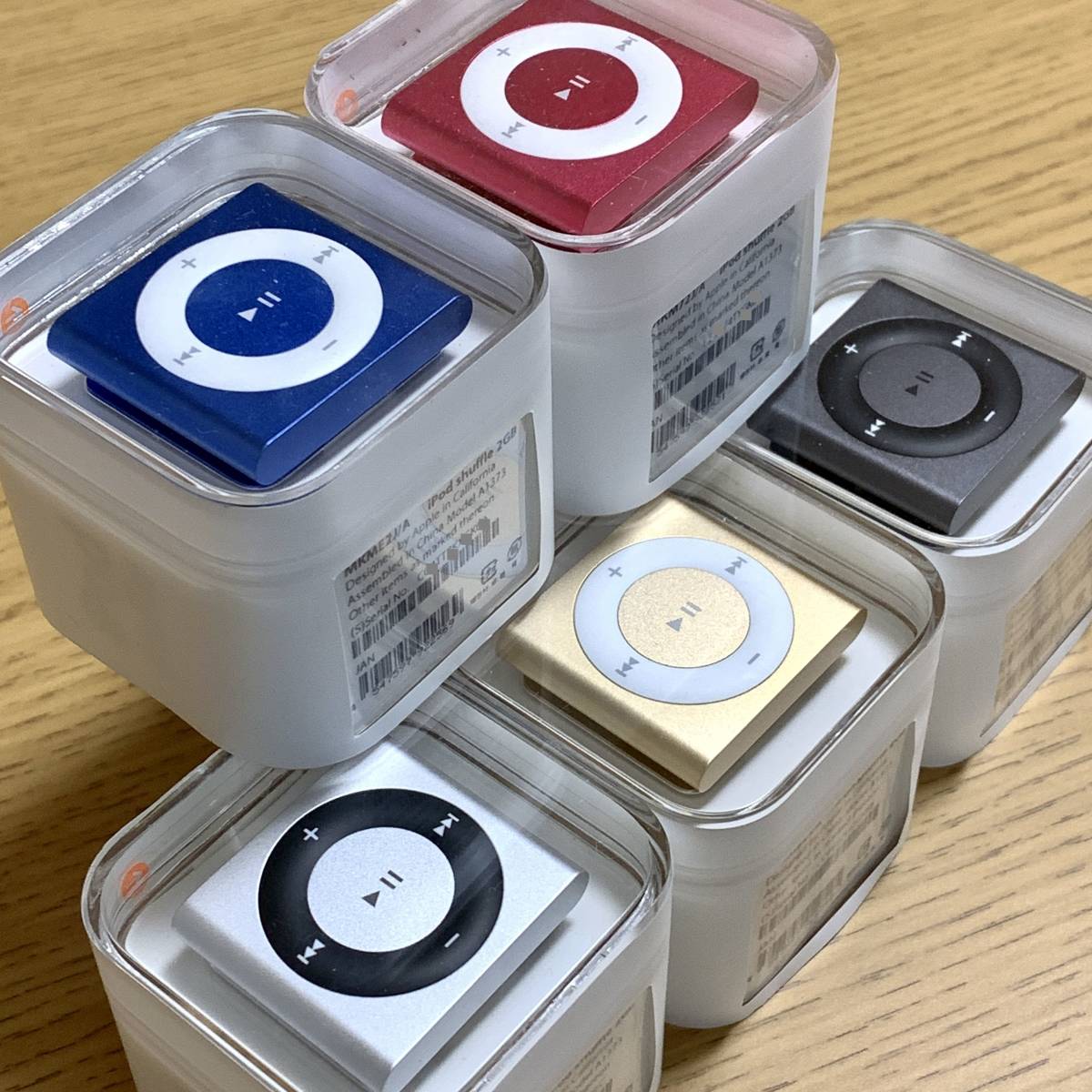 ★新品未開封★Apple アップル iPod shuffle 第4世代 2GB 本体 フルセット5種 シャッフル スペースグレイ ゴールド シルバー  ピンク ブルー