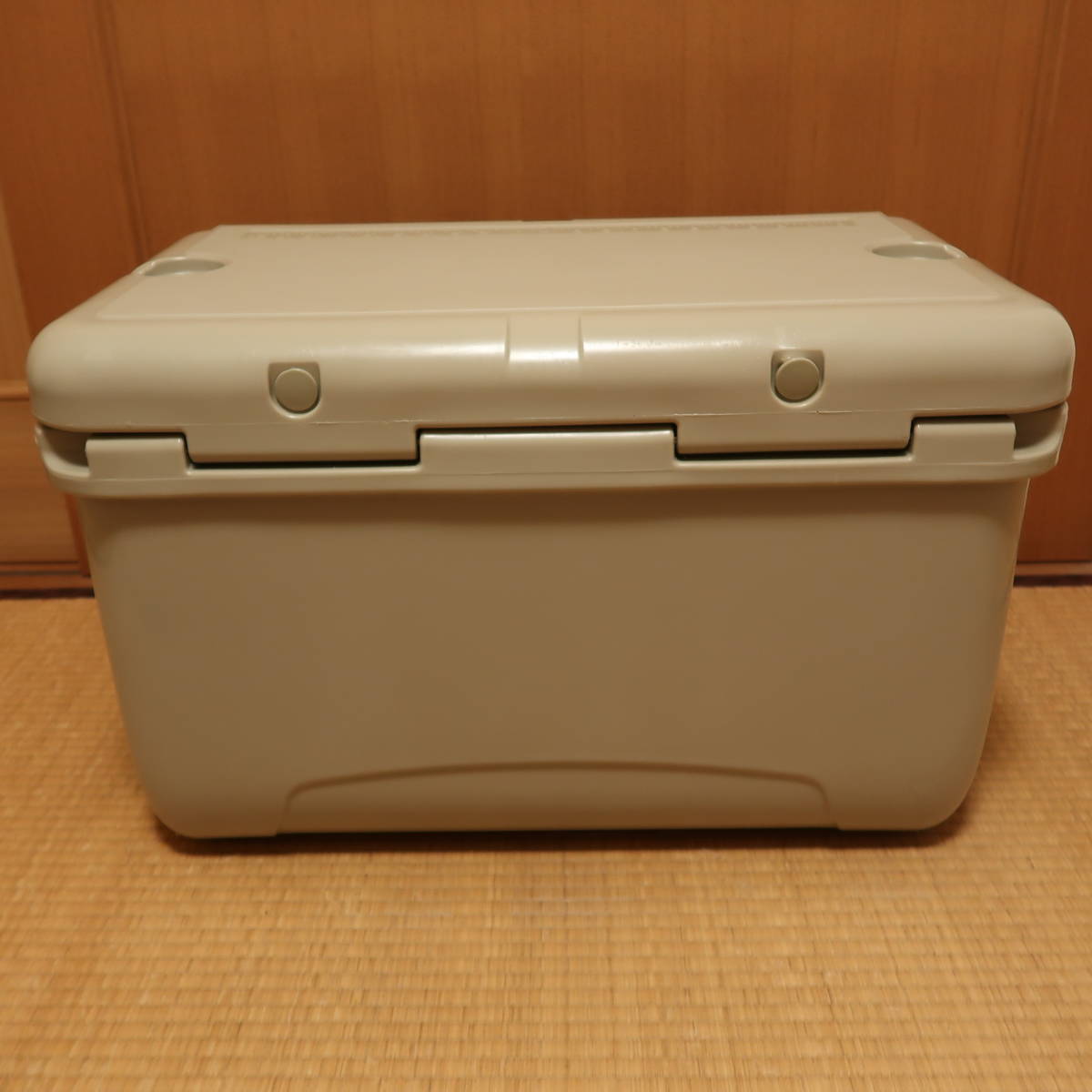 送料込＊Ahic＊限定別注アイスクーラーボックス45 48qt タンカラー 中古品