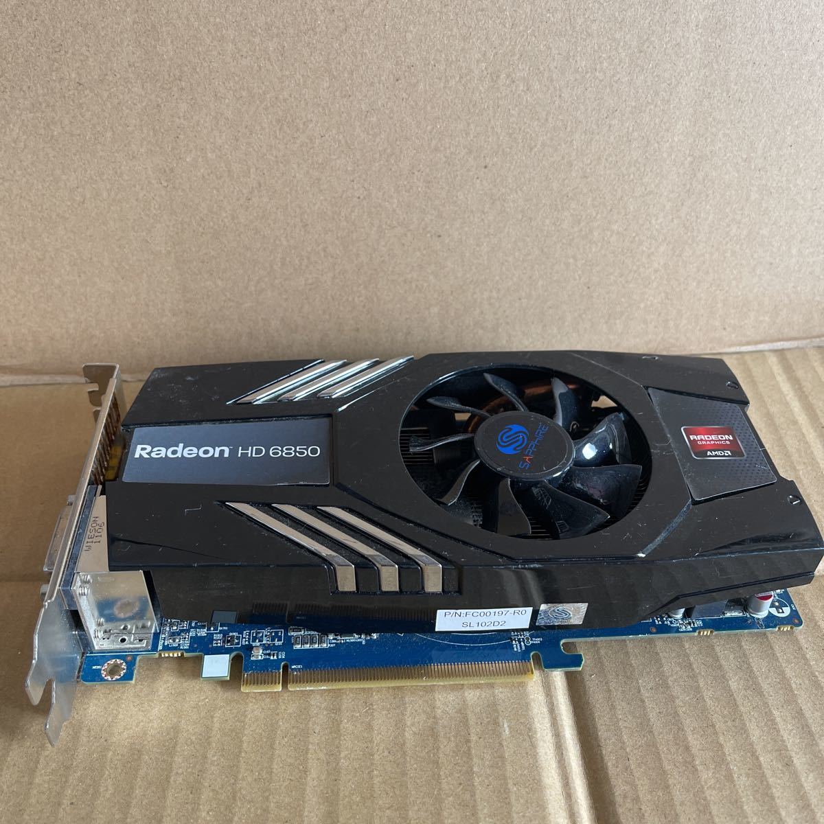 （501）グラフィックボード SAPPHIRE Radeon HD6850 1G GDDR5_画像1