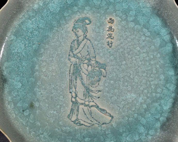 2024年レディースファッション福袋特集 宋代 汝窯 天青釉 西施人物紋花口磁皿 - 宋 宋